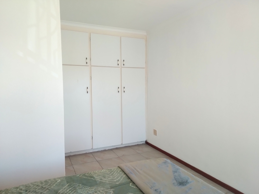 To Let 2 Bedroom Property for Rent in Country Club Western Cape